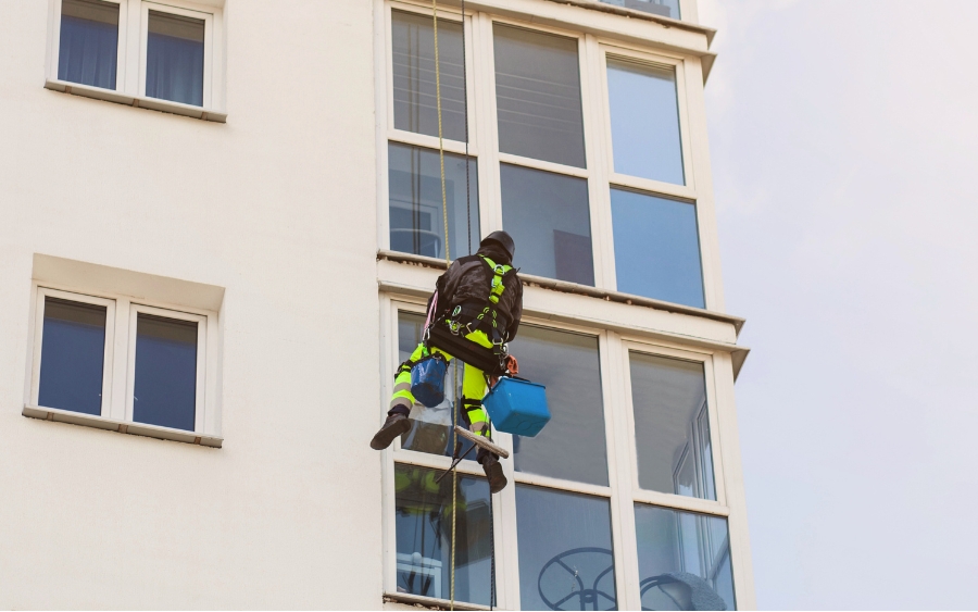 safe high window cleaning