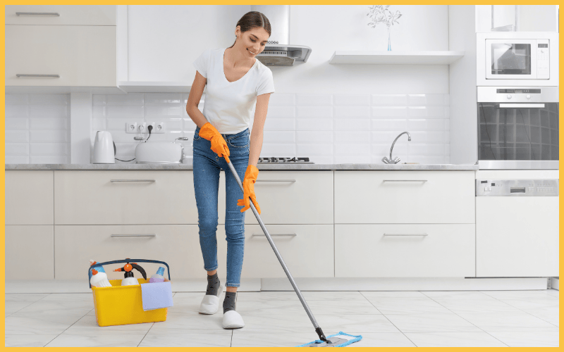 cleaning floor with vinegar